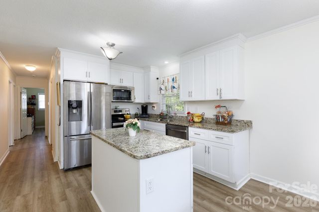 2640 Meadow Lark Lane, Gastonia, NC 28056