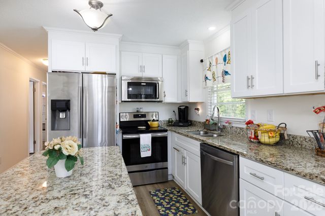 2640 Meadow Lark Lane, Gastonia, NC 28056