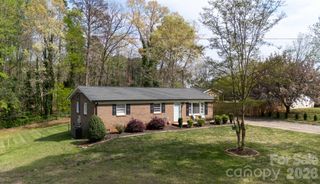2640 Meadow Lark Lane, Gastonia, NC 28056
