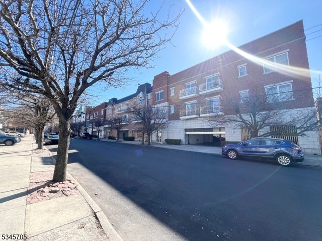 21 Freeman St 2 B, Newark City, NJ 07105