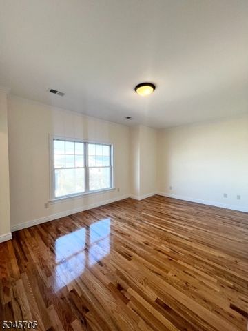 21 Freeman St 2 B, Newark City, NJ 07105