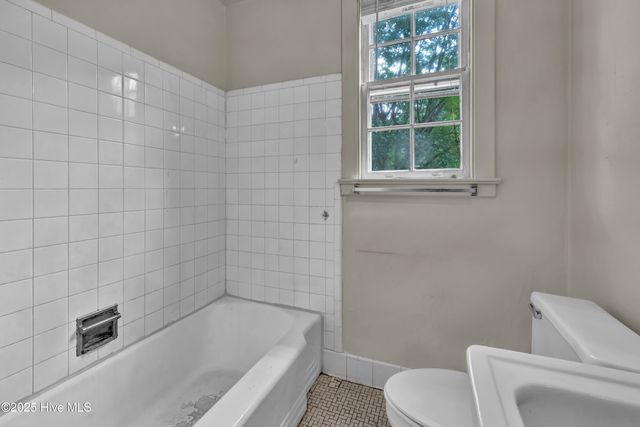 2940 Oleander Drive F5, Wilmington, NC 28403
