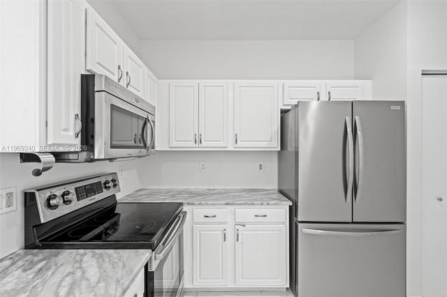 4722 Lago Vista Dr, Coconut Creek, FL 33073