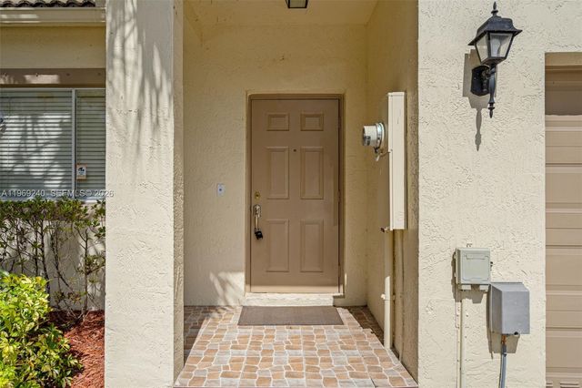 4722 Lago Vista Dr, Coconut Creek, FL 33073