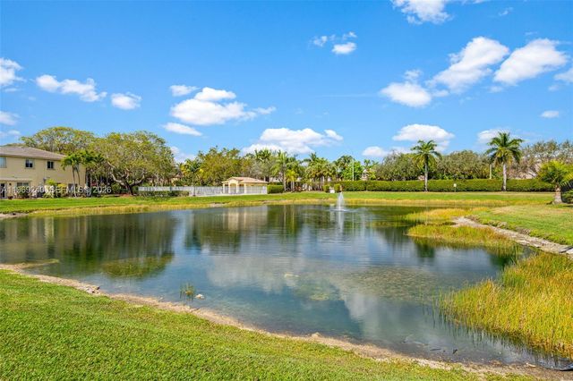 4722 Lago Vista Dr, Coconut Creek, FL 33073