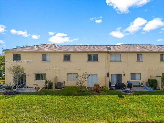 4722 Lago Vista Dr, Coconut Creek, FL 33073