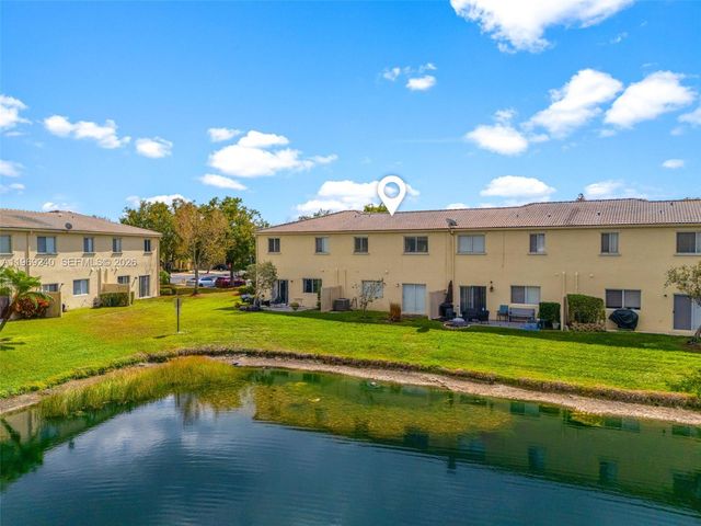 4722 Lago Vista Dr, Coconut Creek, FL 33073