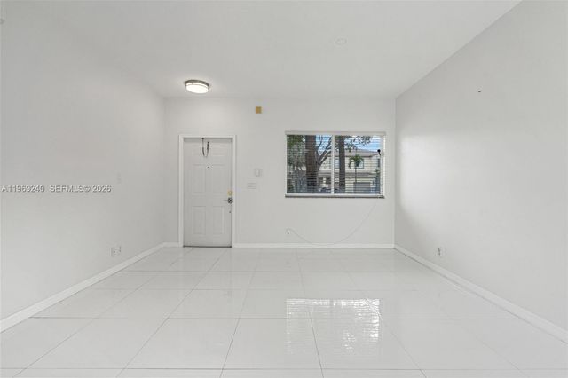 4722 Lago Vista Dr, Coconut Creek, FL 33073