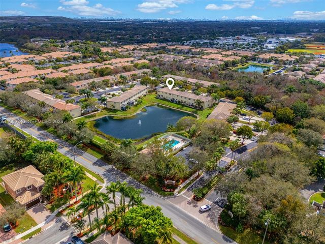 4722 Lago Vista Dr, Coconut Creek, FL 33073