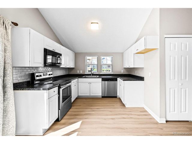 9638 W Chatfield Ave F, Littleton, CO 80128