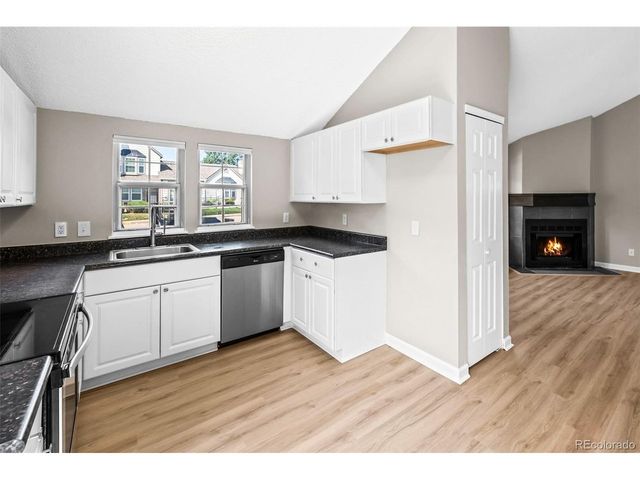 9638 W Chatfield Ave F, Littleton, CO 80128