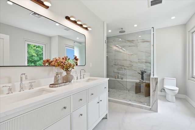 262 River St, Newton, MA 02465