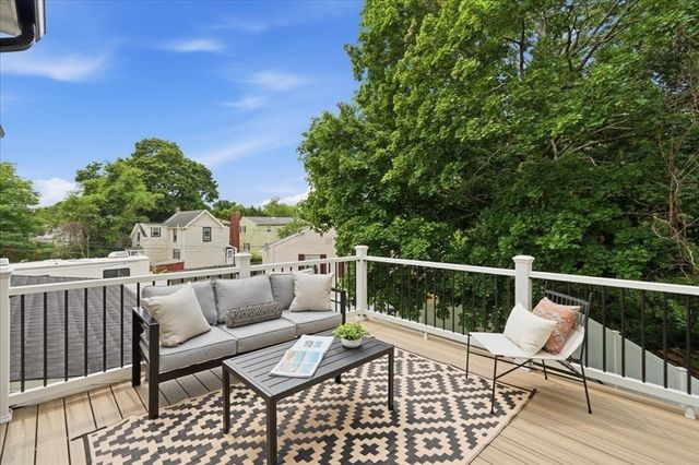 262 River St, Newton, MA 02465