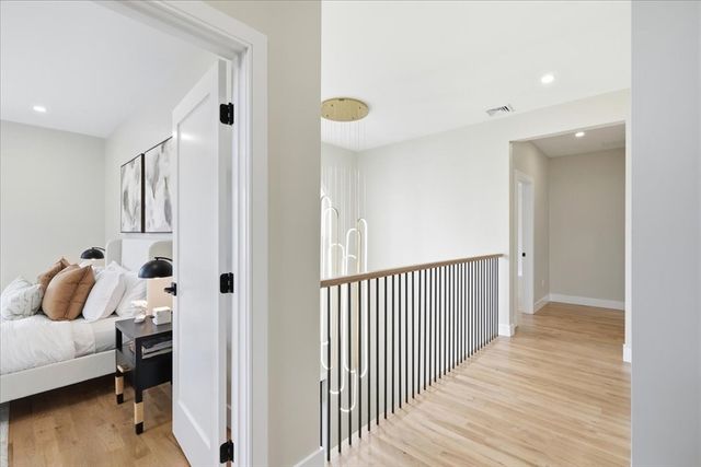 262 River St, Newton, MA 02465