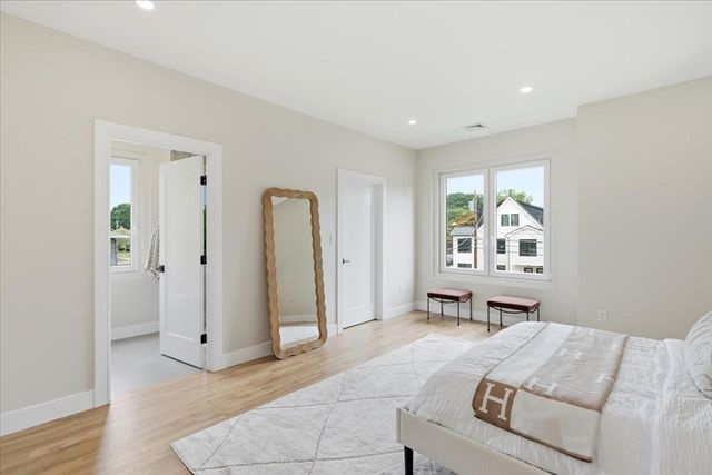 262 River St, Newton, MA 02465