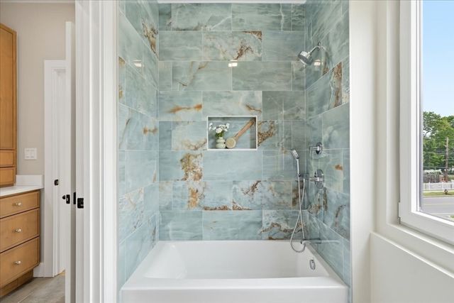 262 River St, Newton, MA 02465