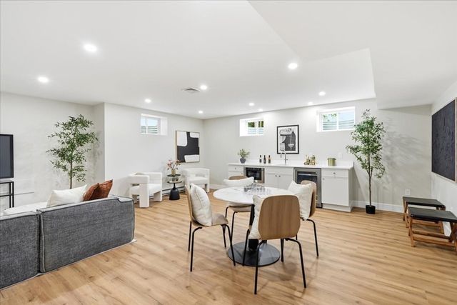 262 River St, Newton, MA 02465