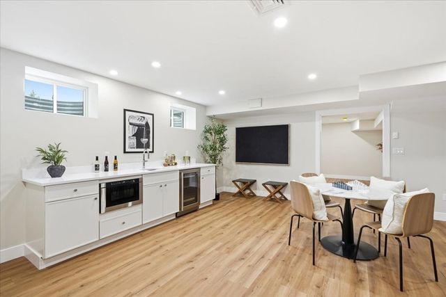 262 River St, Newton, MA 02465