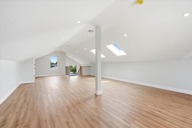 262 River St, Newton, MA 02465