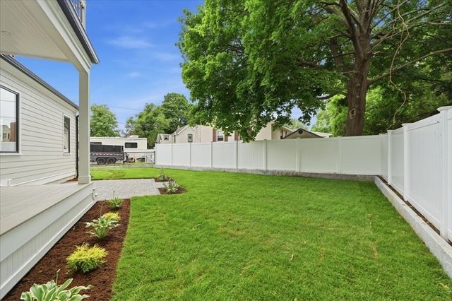262 River St, Newton, MA 02465