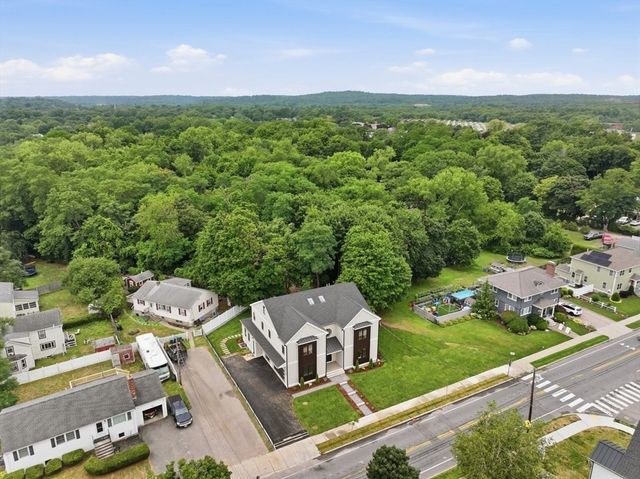 262 River St, Newton, MA 02465