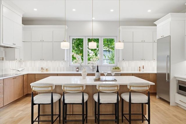 262 River St, Newton, MA 02465