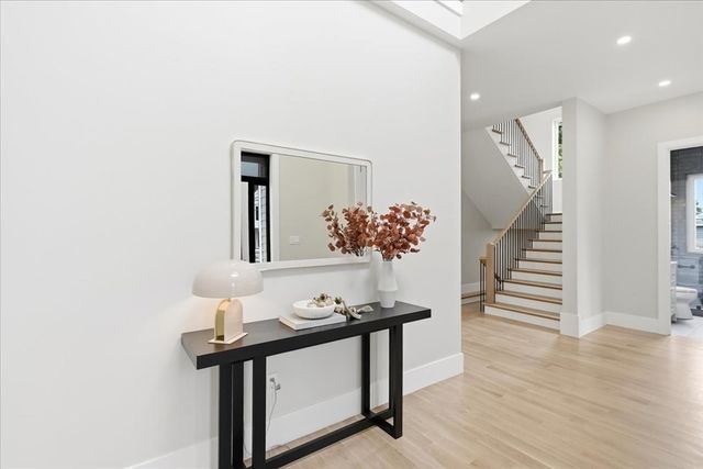 262 River St, Newton, MA 02465