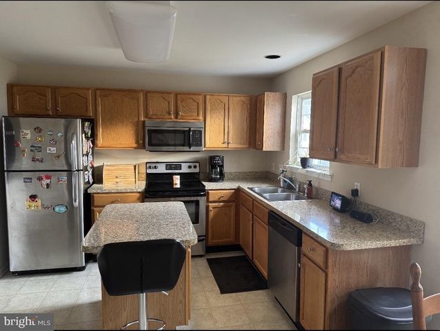 328 NORMAN DR, Newark, DE 19702