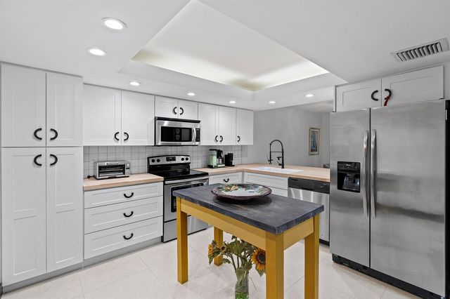 6096 Glendale Drive, Boca Raton, FL 33433