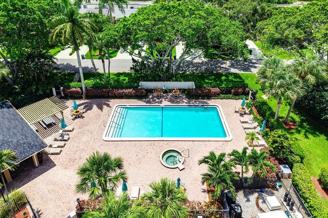 6096 Glendale Drive, Boca Raton, FL 33433