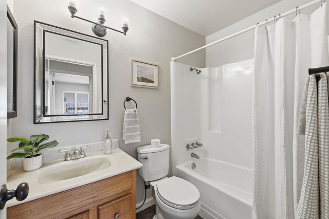 3370 Routier Rd, Sacramento, CA 95827