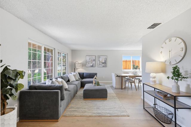 3370 Routier Rd, Sacramento, CA 95827