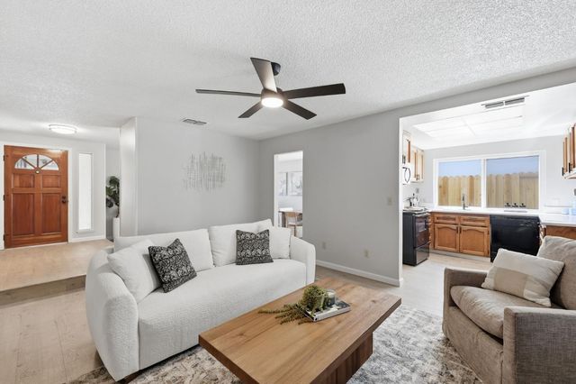 3370 Routier Rd, Sacramento, CA 95827