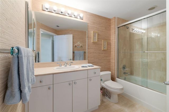 21050 Point Pl 2702, Aventura, FL 33180