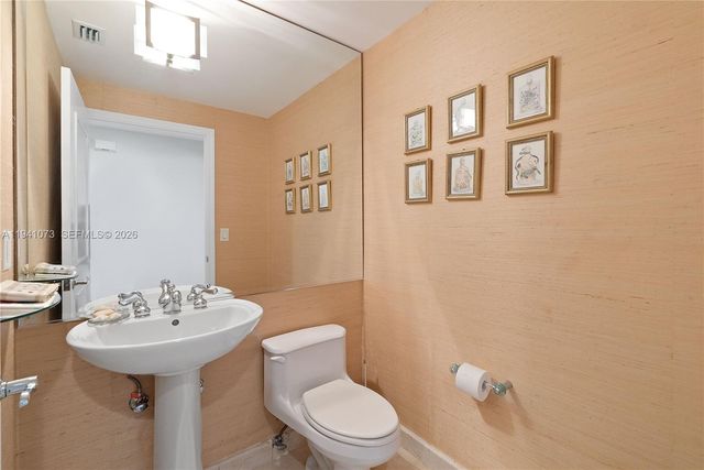 21050 Point Pl 2702, Aventura, FL 33180