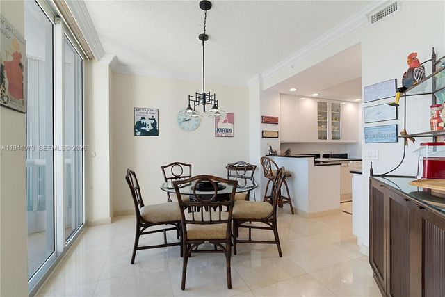 21050 Point Pl 2702, Aventura, FL 33180