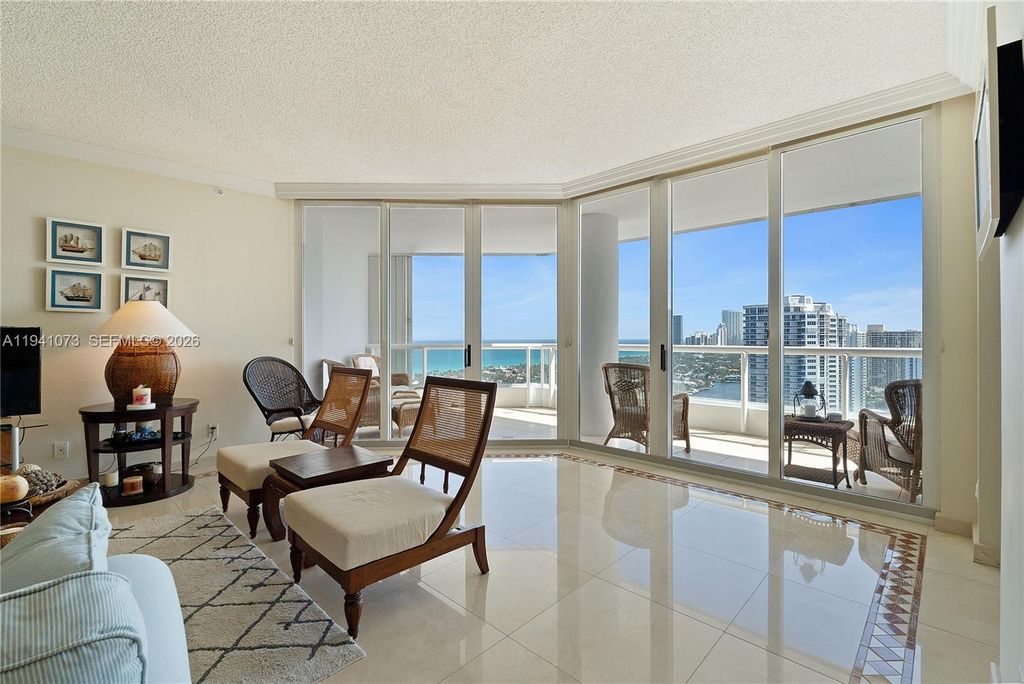 21050 Point Pl 2702, Aventura, FL 33180