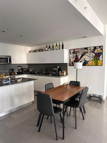 88 SW 7th St 810, Miami, FL 33130