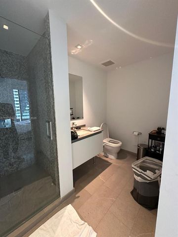 88 SW 7th St 810, Miami, FL 33130