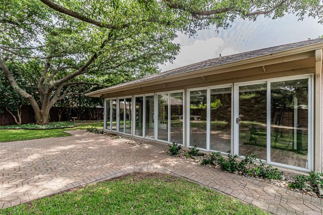 2604 Twinpost Court, Irving, TX 75062