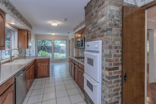 2604 Twinpost Court, Irving, TX 75062