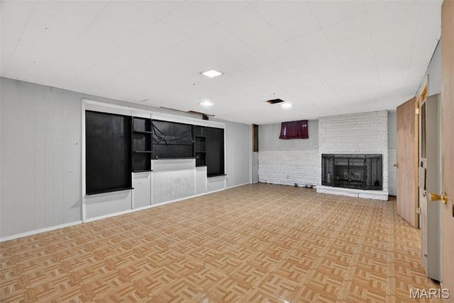 11828 Foxwood Drive, Maryland Heights, MO 63043