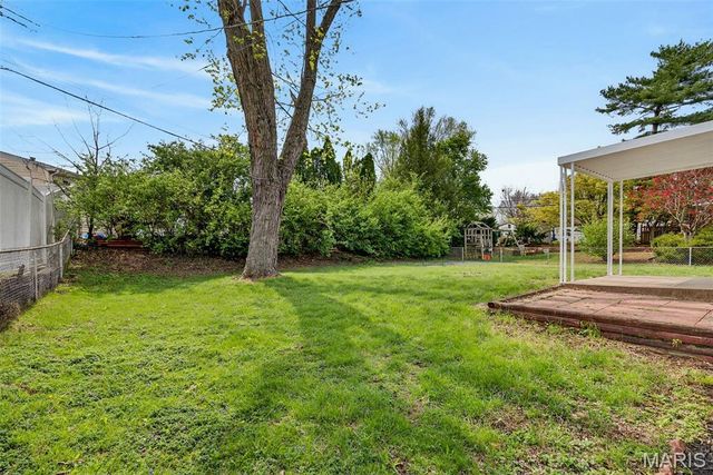 11828 Foxwood Drive, Maryland Heights, MO 63043