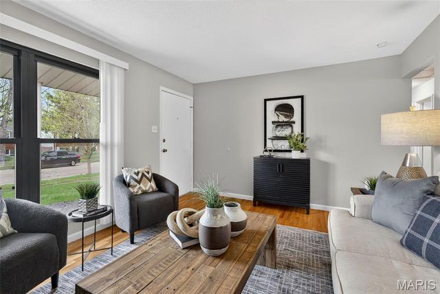 11828 Foxwood Drive, Maryland Heights, MO 63043