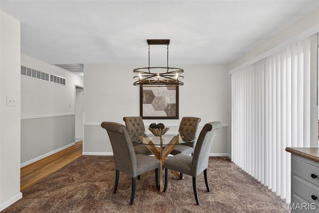 11828 Foxwood Drive, Maryland Heights, MO 63043