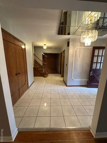 16960 Pennsylvania Street, Southfield, MI 48075