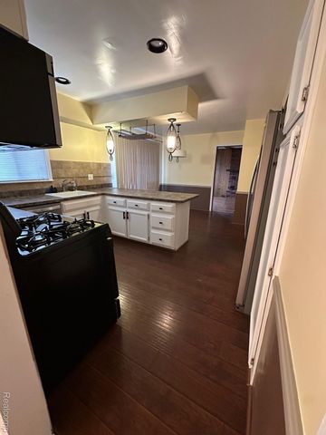 16960 Pennsylvania Street, Southfield, MI 48075