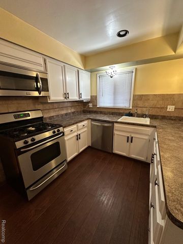 16960 Pennsylvania Street, Southfield, MI 48075