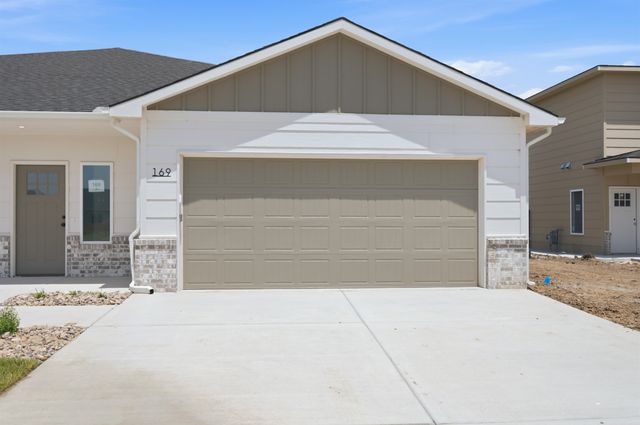 119-121 N Mendocino Ct, Goddard, KS 67052