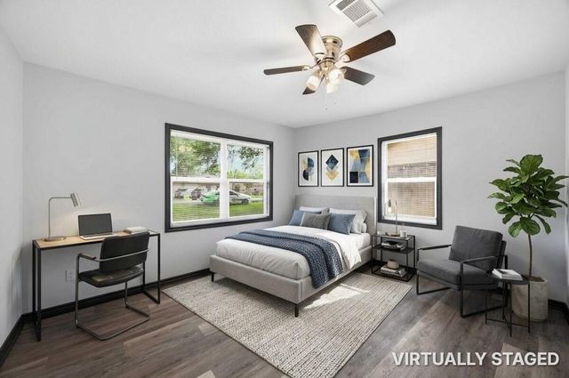 9723 Oldcrest Drive, Stafford, TX 77477